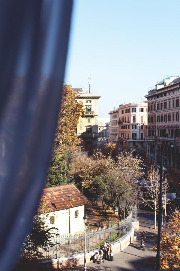 Bed And Breakfast Piazza Vittorio87 Rome Exterior photo